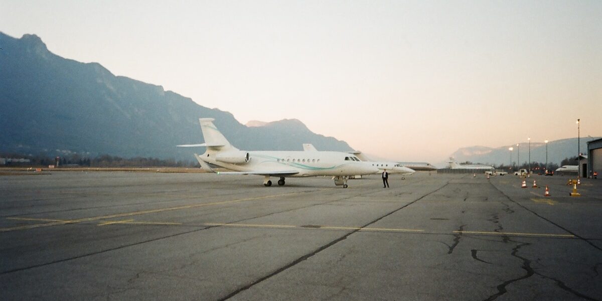 Boulder Airport Humbles Pilots